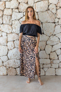 Womens stylish, lightweight and super soft long length skirt in big leopard print featuring an elasticated waist at the back and front/side split