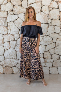 Stylish, super soft wide leg culotte style trousers in big leopard print featuring an elasticated waist, belt detail and pockets for a flattering and comfortable fit