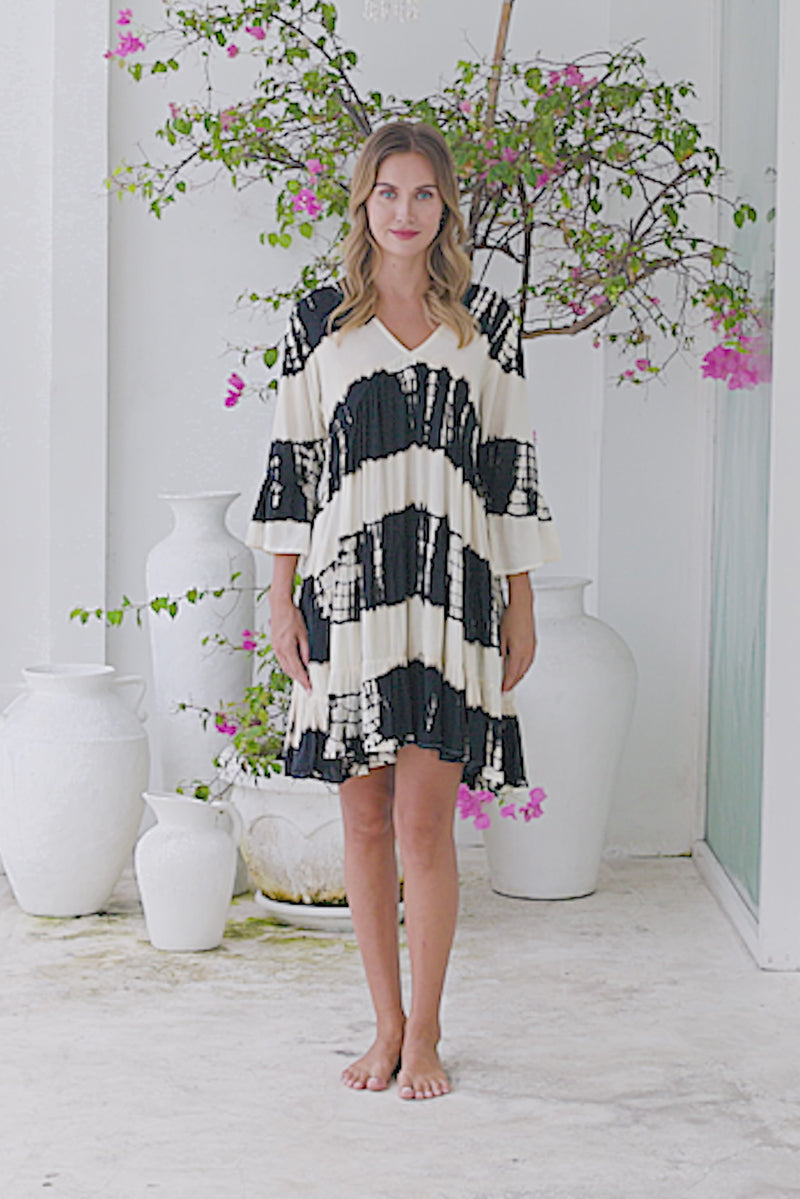 Womens Frida short smock dress in black and cream tie dye, in soft lightweight rayon with discreet side pockets and 3/4 trumpet sleeves