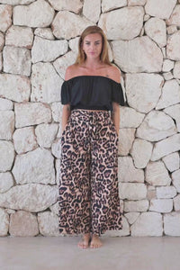 Stylish, super soft wide leg culotte style trousers in big leopard print featuring an elasticated waist, belt detail and pockets for a flattering and comfortable fit
