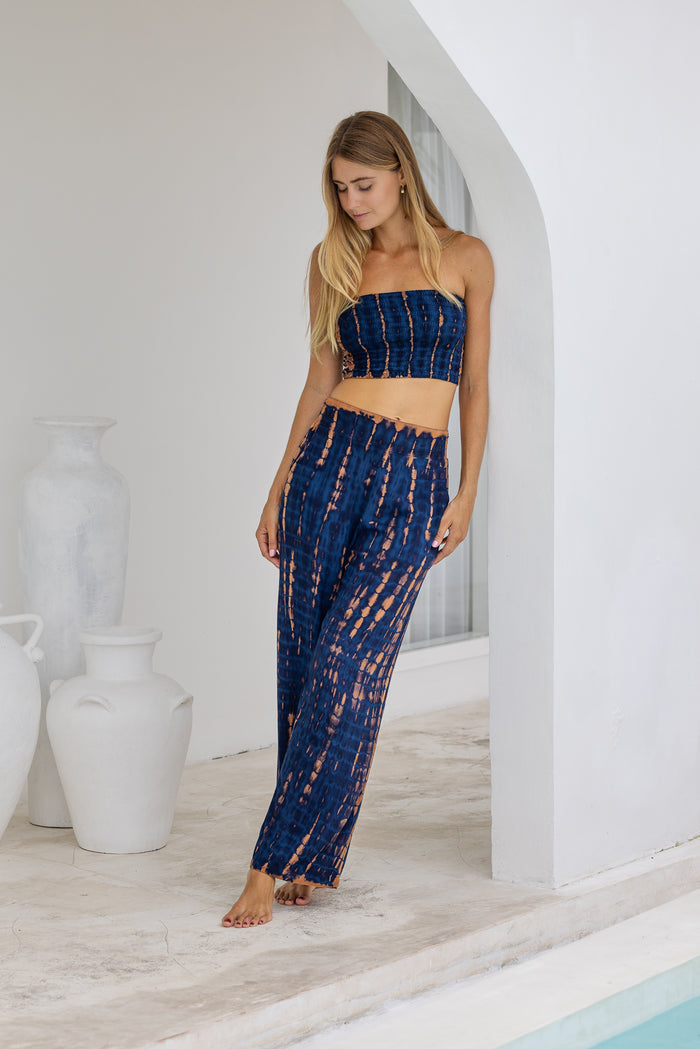 womens elasticated tie dye tube top in navy blue and brown