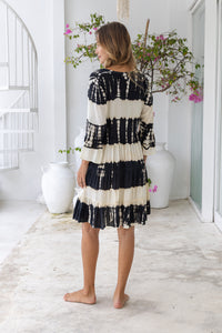 Womens Frida short smock dress in black and cream tie dye, in soft lightweight rayon with discreet side pockets and 3/4 trumpet sleeves