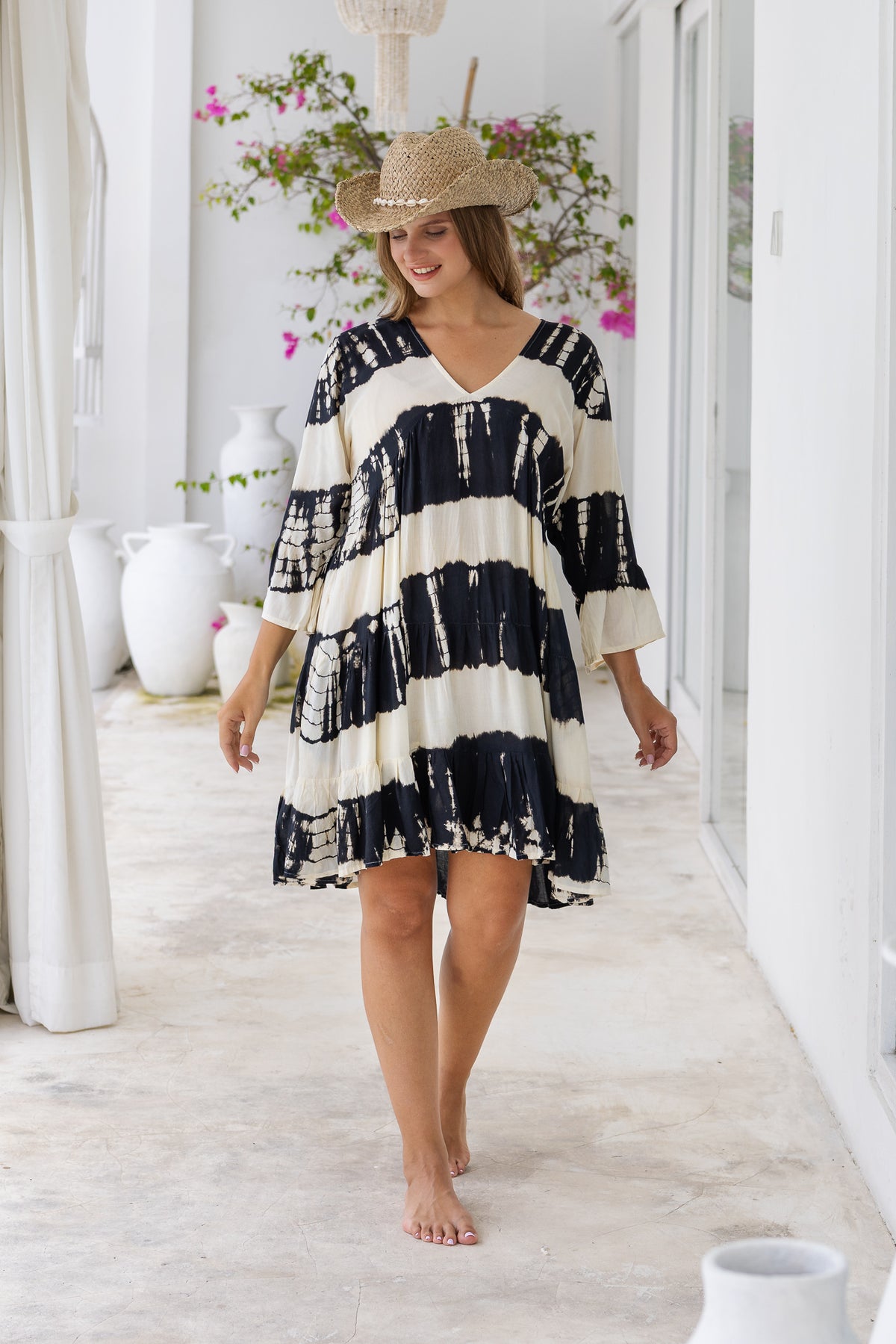 Womens Frida short smock dress in black and cream tie dye, in soft lightweight rayon with discreet side pockets and 3/4 trumpet sleeves, plus size fit