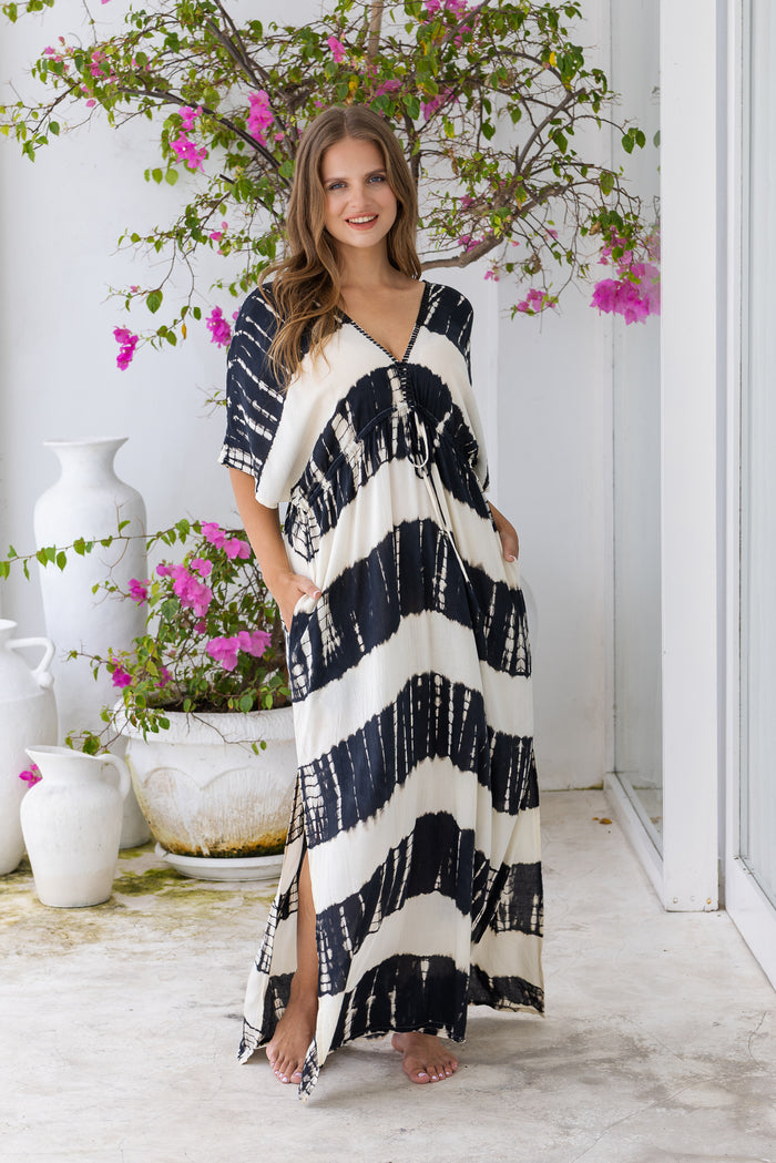 Womens Molly Kaftan in black and cream tie dye finish, in soft lightweight rayon, with side splits, pockets and hand beaded detailing. Plus size fit.