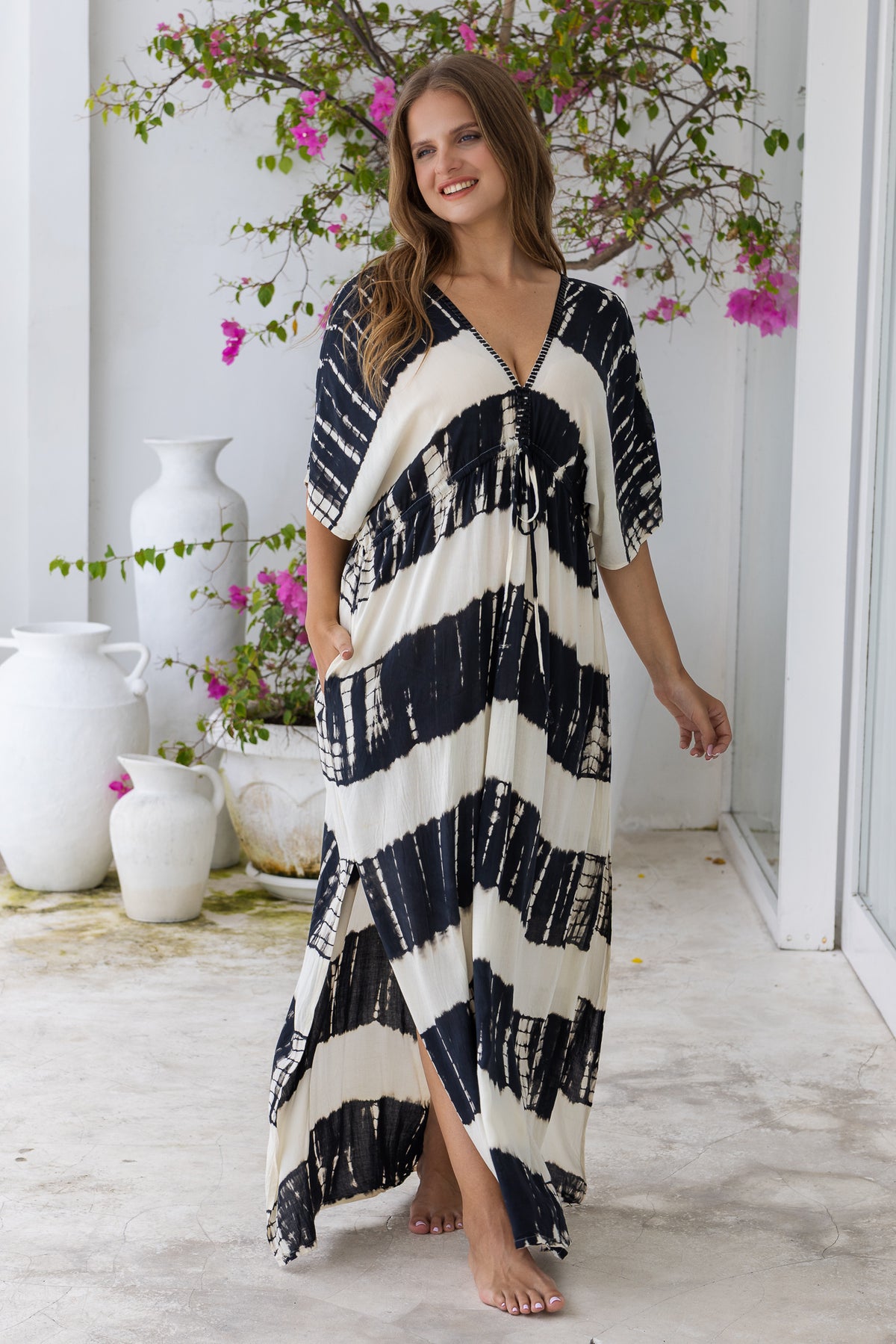 Womens Molly Kaftan in black and cream tie dye finish, in soft lightweight rayon, with side splits, pockets and hand beaded detailing. Plus size fit.