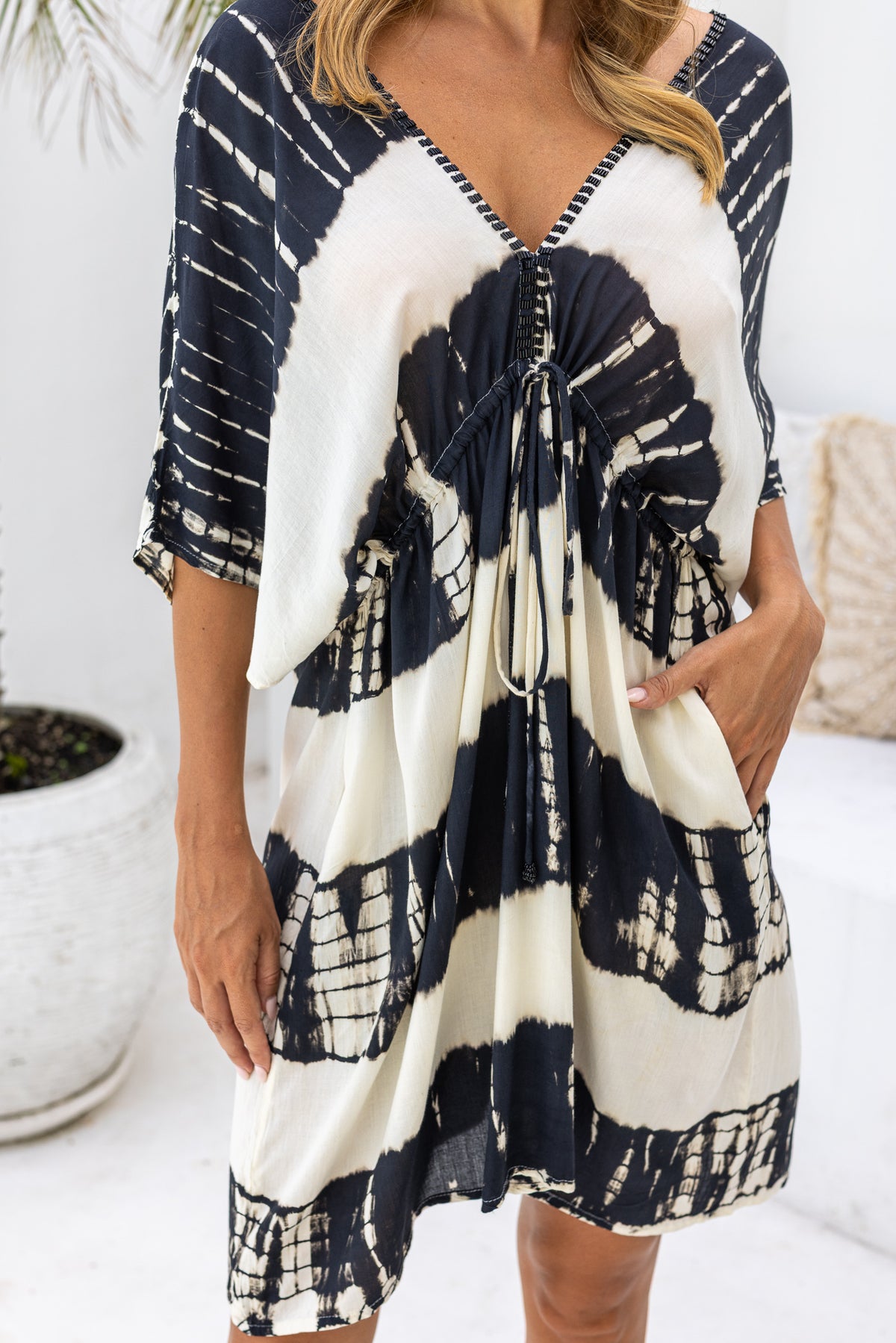 Womens Molly short length Kaftan in black and cream tie dye finish, in soft lightweight rayon, with side splits, pockets and hand beaded detailing.